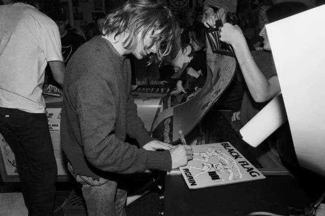 kurt cobain black flag record autograph right handed