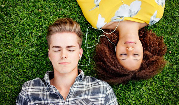 ereuna moysiki antres gunaikes