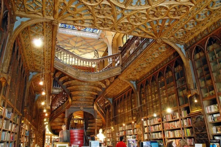 Ένα από τα πιο όμορφα βιβλιοπωλεία στον κόσμο...