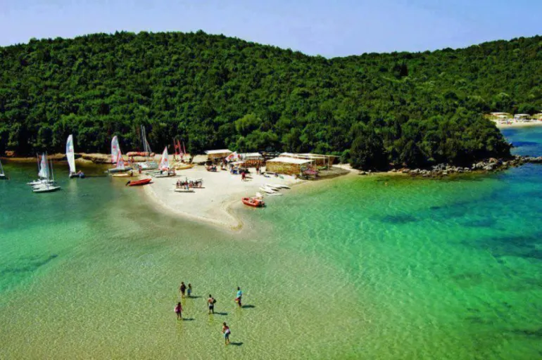 Οι παραλίες της Ελλάδας ο καλύτερος προορισμός για τους Ρώσους