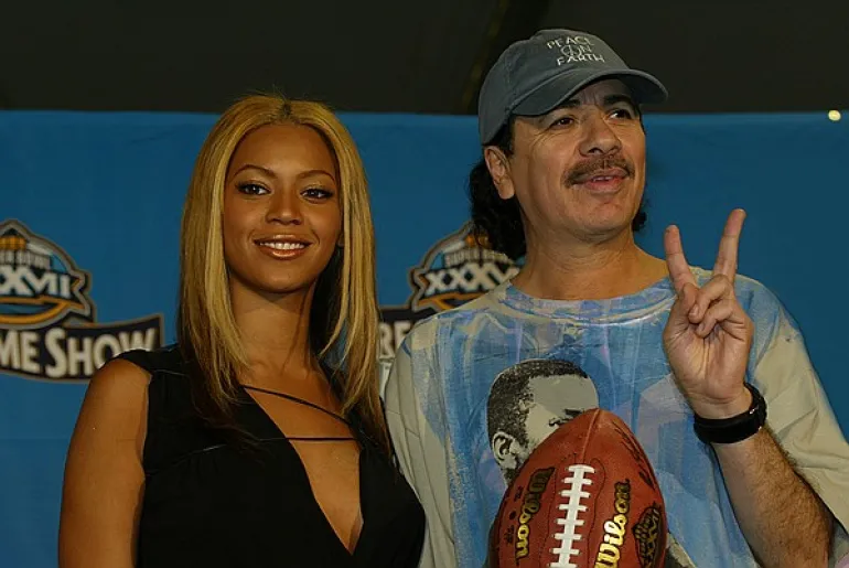 Carlos Santana: Ωραία για μοντέλο η Beyonce, αλλά δεν είναι τραγουδίστρια...