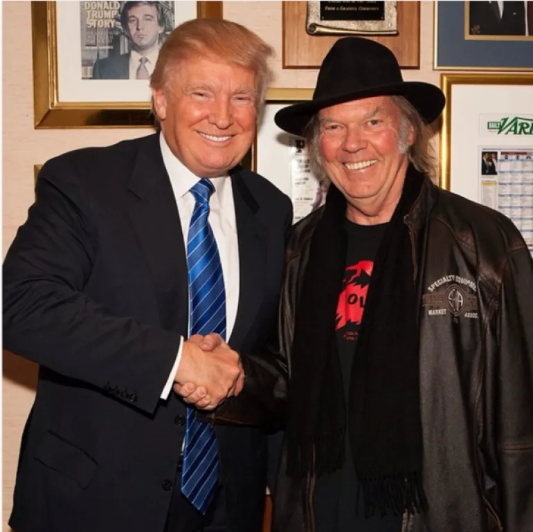 Neil Young: Δεν έχω αντίρρηση να χρησιμοποιεί ο Donald Trump το....