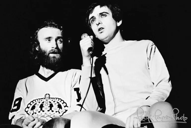 Ποιες είναι οι σχέσεις μεταξύ Peter  Gabriel/Phil Collins