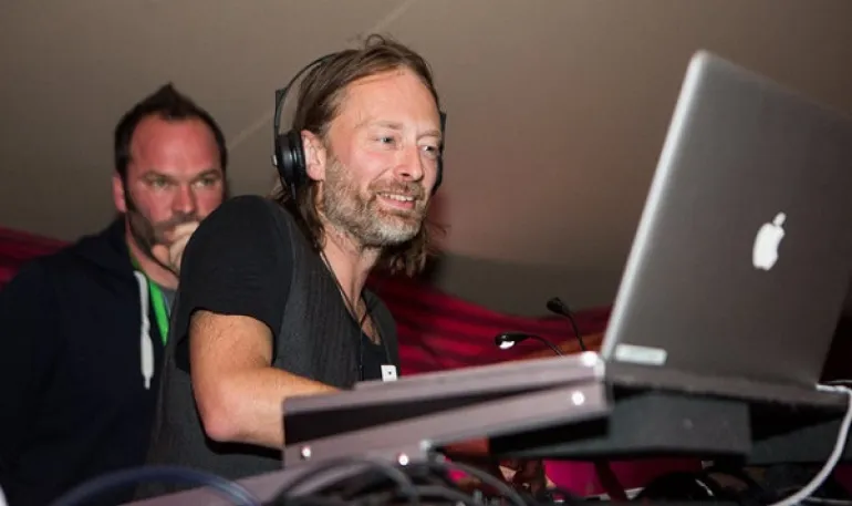 Ο Thom Yorke παίζει μουσική για την Greenpeace...