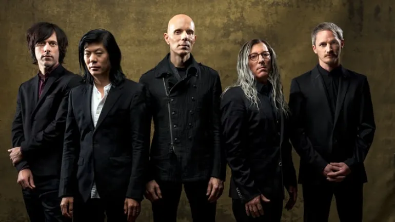 A Perfect Circle γι΄αυτούς που έφυγαν: “So Long, and Thanks For All the Fish
