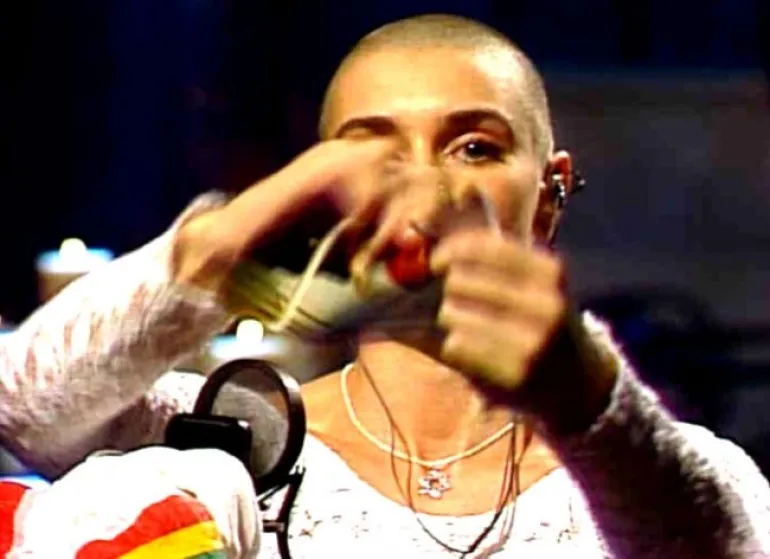 Όταν η Sinéad O'Connor έκανε την μαγκιά του αιώνα