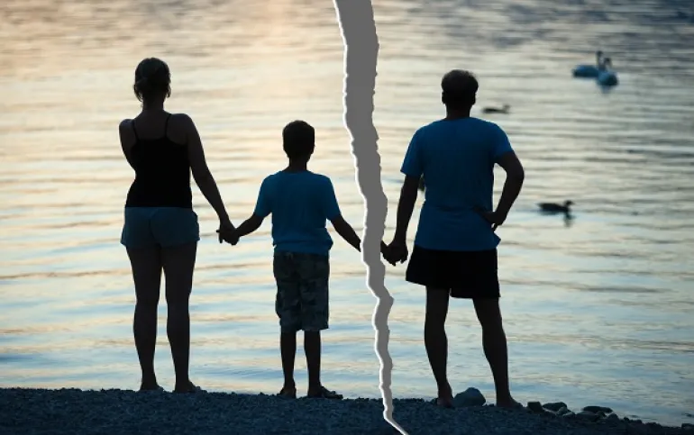 Μετά το διαζύγιο, τι; - Η πρωταρχική έννοια των γονιών που έχουν αποφασίσει να χωρίσουν είναι η ανακοίνωση του διαζυγίου στα παιδιά