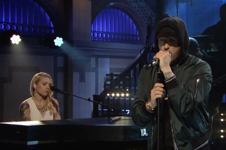 Eminem με την Skylar Grey στο SNL