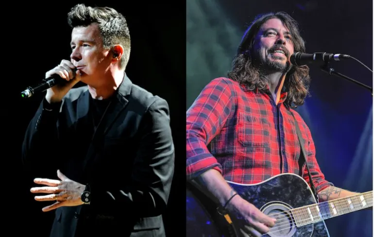 Foo Fighters featuring RICK ASTLEY - Never Gonna Give You Up