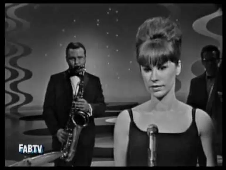 The Girl From Ipanema-Astrud Gilberto & Stan Getz (1964)