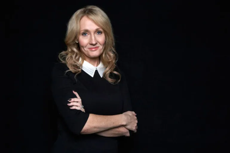 Η J.K. Rowling απαντά χαρακτηριστικά σε fan σχετικά με το γιατί ο χαρακτήρας "Dumbledore" είναι gay..