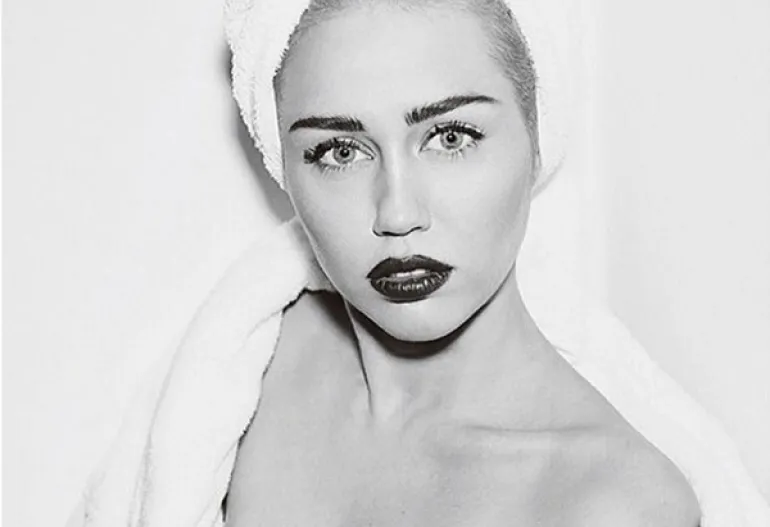 H Miley Cyrus ακολουθεί τακτικές Madonna