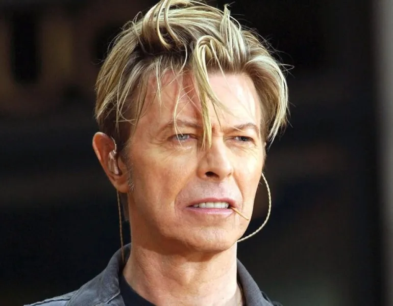 Tis A Pity She Was A Whore-David Bowie