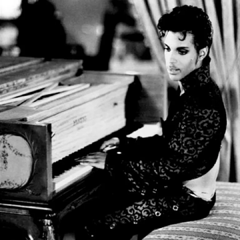 3 άλμπουμ στα 10 της Αμερικής ο Prince