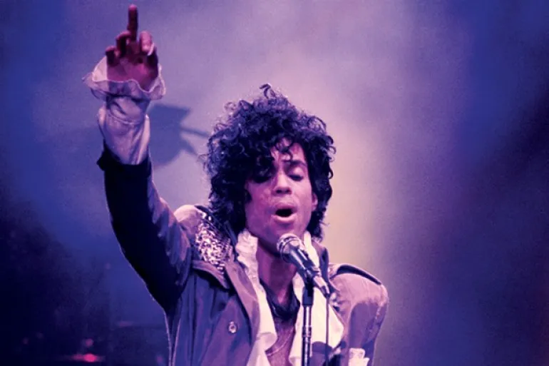 Οι αναγνώστες του Rolling Stone ψηφίζουν τα 10 καλύτερα τραγούδια του Prince