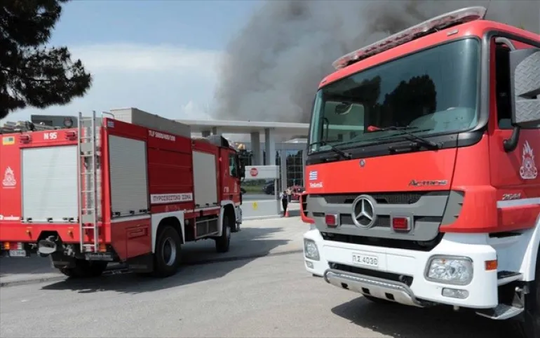 Ξάνθη: Έσβησε η φωτιά στο εργοστάσιο μπαταριών