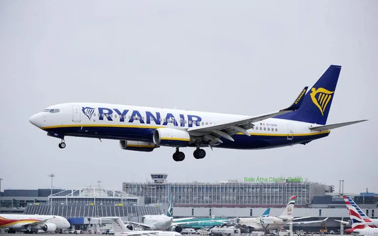 «Βουτιά» 27.000 ποδών για το αεροσκάφος της Ryanair που έκανε αναγκαστική προσγείωση