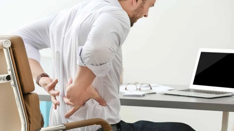 Πόνοι σε μέση, αυχένα, χέρια και πόδια: Οι κανόνες στην σωστή στάση σώματος 