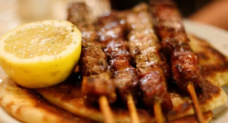 Quiz: μπορείς να βρεις πώς λέγονται αυτά τα 10 φαγητά στη Θεσσαλονίκη;