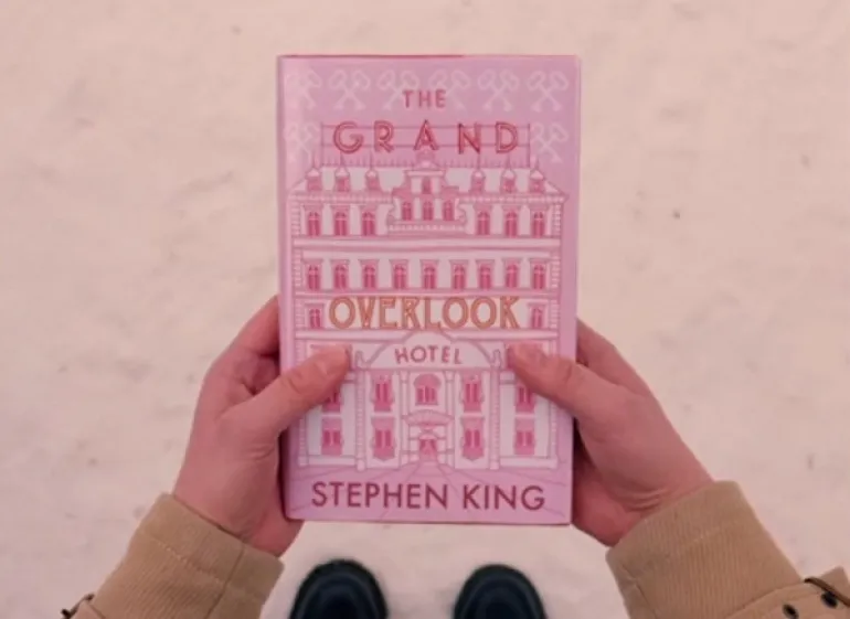 The Grand Overlook Hotel - Μία "μίξη" του Wes Anderson και Stanley Kubrick...