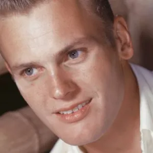 Tab Hunter: είδωλο του Χόλυγουντ που έκρυβε την ομοφυλοφιλία του