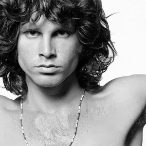 Jim Morrison, απλά αξέχαστος και ένας από τους εμβληματικούς ηγέτες μουσικών συγκροτημάτων