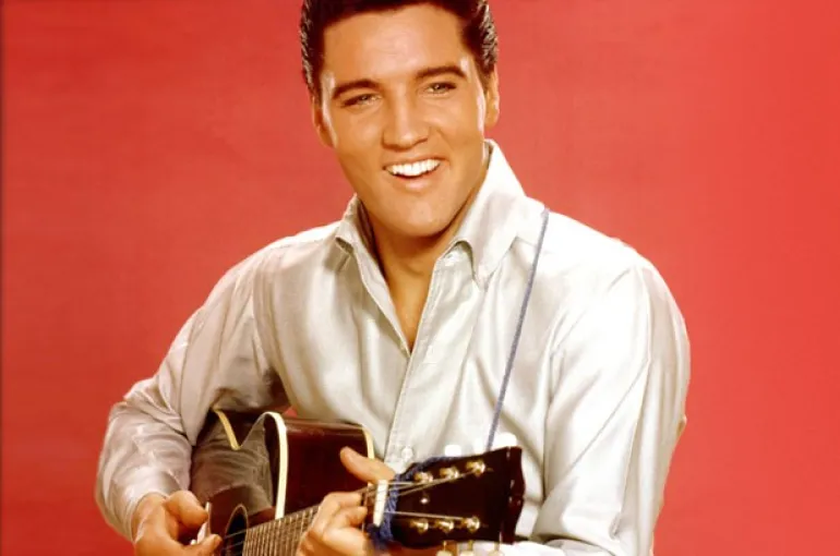 Στο σπίτι παρέα με τα τραγούδια του Elvis Presley
