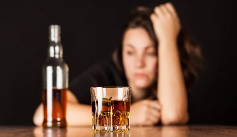 Κακό στην καρδιαγγειακή υγεία κάνει η ακατάσχετη κατανάλωση αλκοόλ