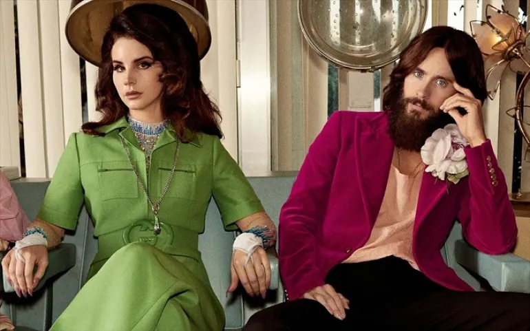 Βουτιά σε άλλη δεκαετία η νέα διαφήμιση της Gucci με την Lana Del Rey και τον Jared Leto