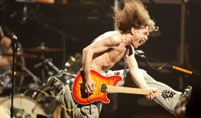 Μετρημένοι στα δάκτυλα οι κιθαρίστες με το χάρισμα που είχε ο Eddie Van Halen
