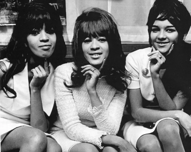 Σαν Σήμερα το 1963 No1 στην καρδιά μας, No2 στα charts - The Ronettes - Be My Baby