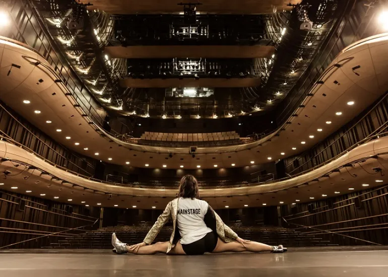 6ο Φεστιβάλ νέων χορογράφων: Χορευτές εισβάλλουν στη Στέγη για να μας παρασύρουν με την ορμή της νέας γενιάς των Ελλήνων χορογράφων