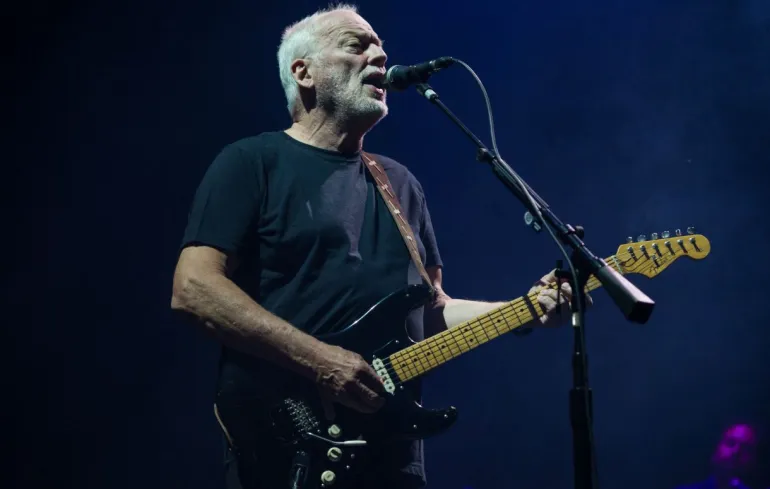 Πουλήθηκε 1.095.000 δολ. η αγαπημένη κιθάρα του David Gilmour, αυτή που έπαιζε το Wish You Were Here
