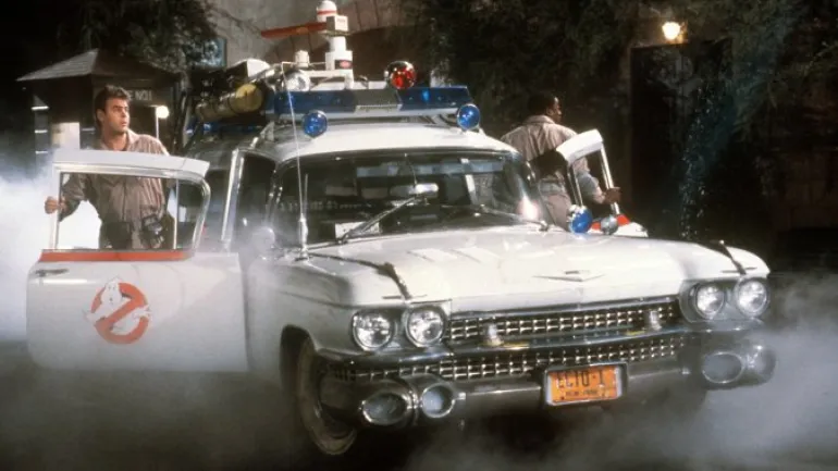 Αυτό είναι το νέο όχημα των θηλυκών Ghostbusters... Αυτό είναι το νέο όχημα των θηλυκών Ghostbusters...