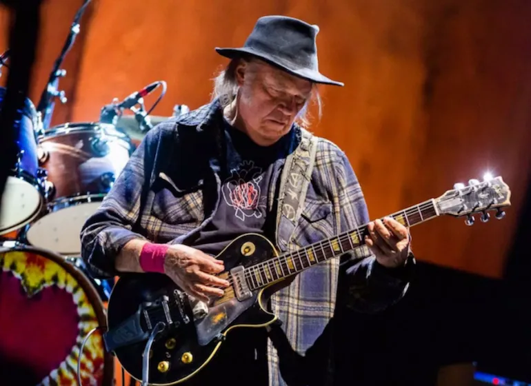 Neil Young και Crazy Horse θα κυκλοφορήσουν νέο άλμπουμ μαζί, μετά από 7 χρόνια