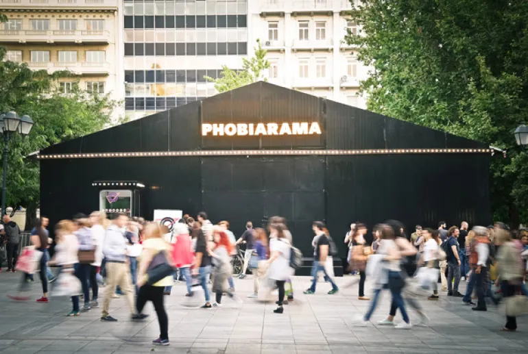 Phobiarama: Ένα αλλιώτικο «στοιχειωμένο σπίτι» ορθώνεται Πλατεία Συντάγματος από τη Στέγη...