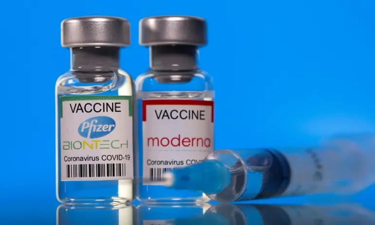 ΕΚΠΑ: Ποια η αποτελεσματικότητα των εμβολίων Pfizer και AstraZeneca  