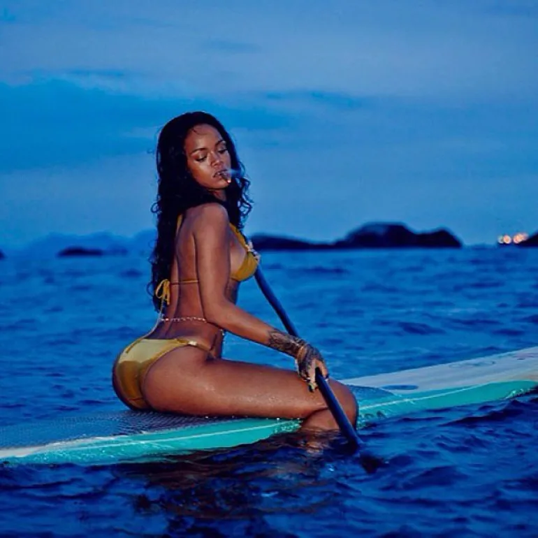 5 ακόμα σέξι βίντεο της Rihanna