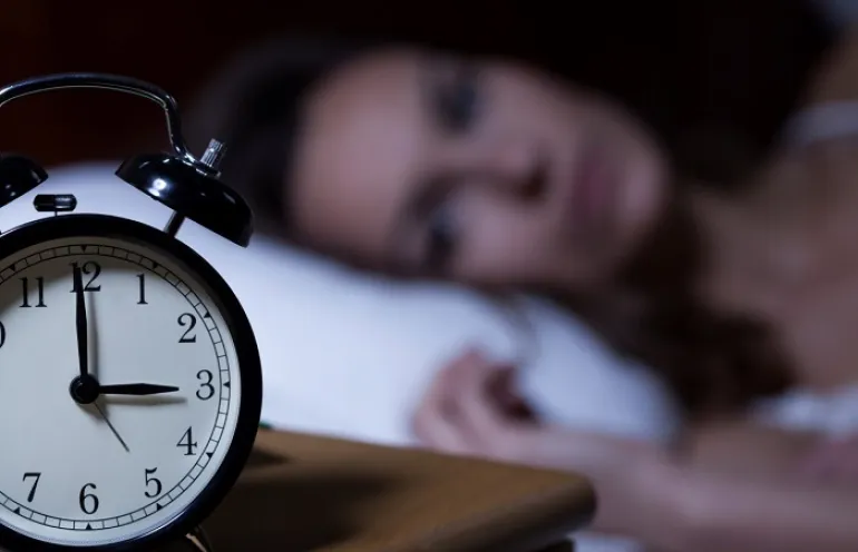 5 λάθη που κάνουμε όλοι και χαλούν τον ύπνο μας