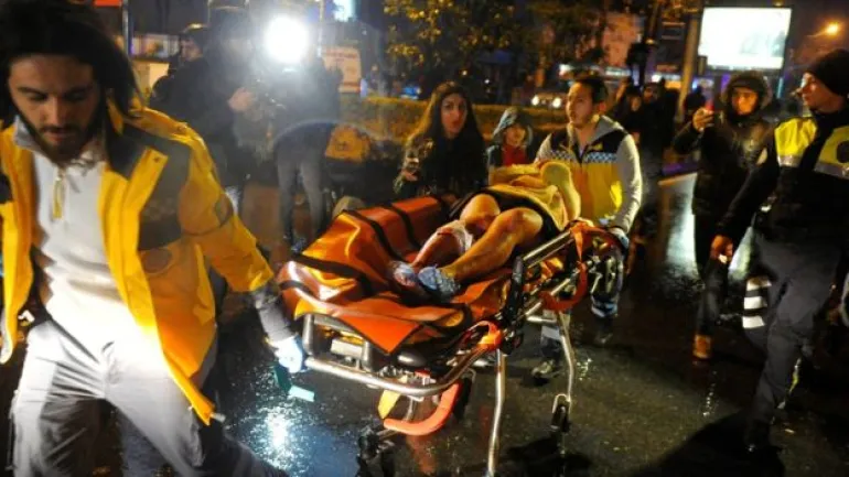Δολοφονική επίθεση στην Κωνσταντινούπολη με τουλάχιστον 39 νεκρούς