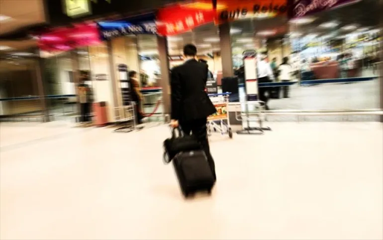 Αστακός-γίγας στις αποσκευές επιβάτη αεροδρομίου