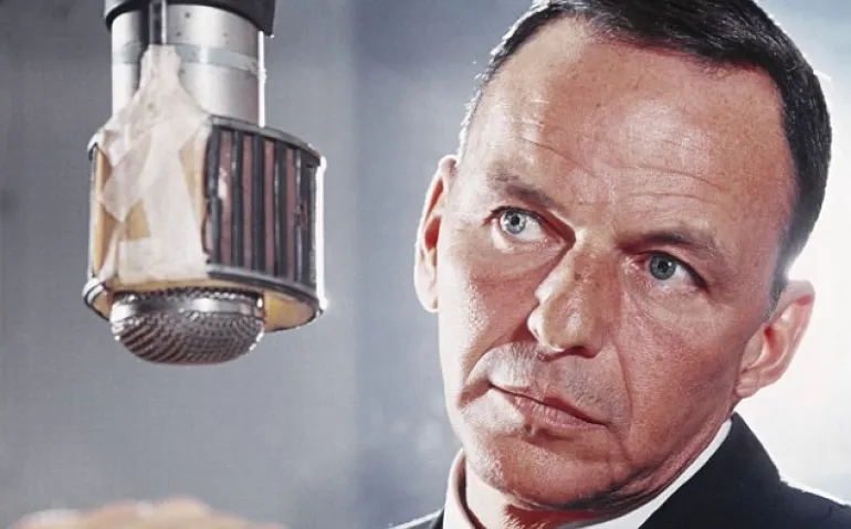 O Frank Sinatra τραγουδά κλασική μουσική