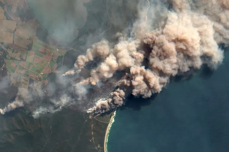 Φωτιές στην Αυστραλία: Οι καπνοί έφθασαν πάνω από τη Χιλή και την Αργεντινή