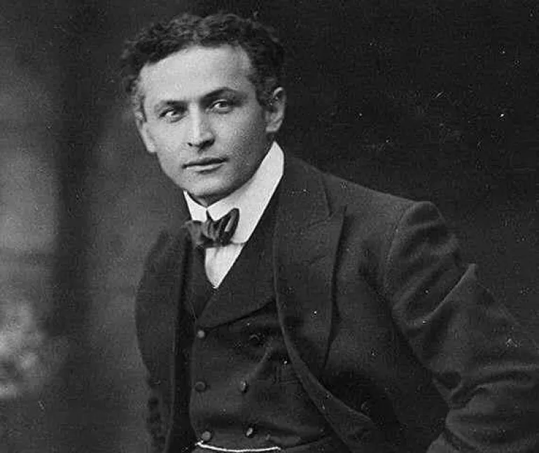 Harry Houdini: Ο διασημότερος Μάγος όλων των εποχών...