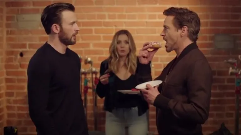 Ο Chris Evans και ο Robert Downey 'παλεύουν' για το τελευταίο donut 
