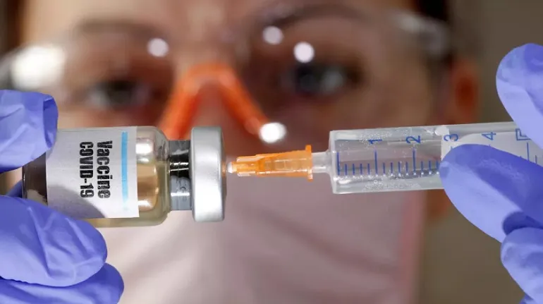Κορονοϊός: Ραγδαίες εξελίξεις με το εμβόλιο Οξφόρδης– «Θετικά νέα ακόμη και αύριο»