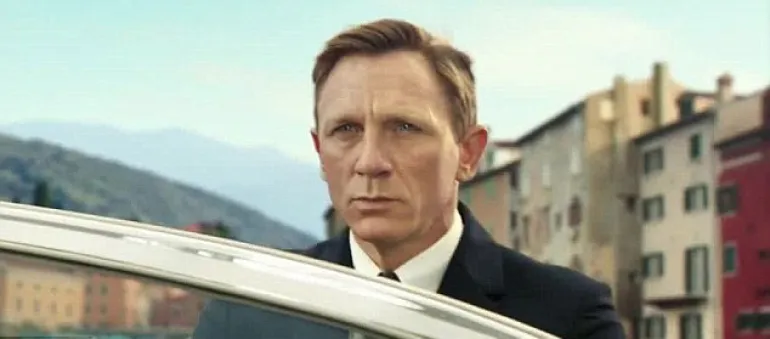 Ο Daniel Craig (James Bond) στην νέα διαφήμιση διάσημης μπύρας...