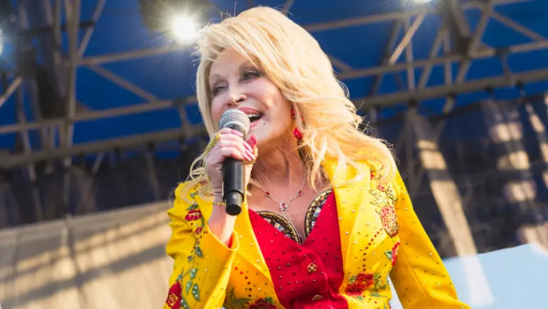 H Dolly Parton έγραψε τραγούδι που θα ακουσθεί μετά από 25 χρόνια