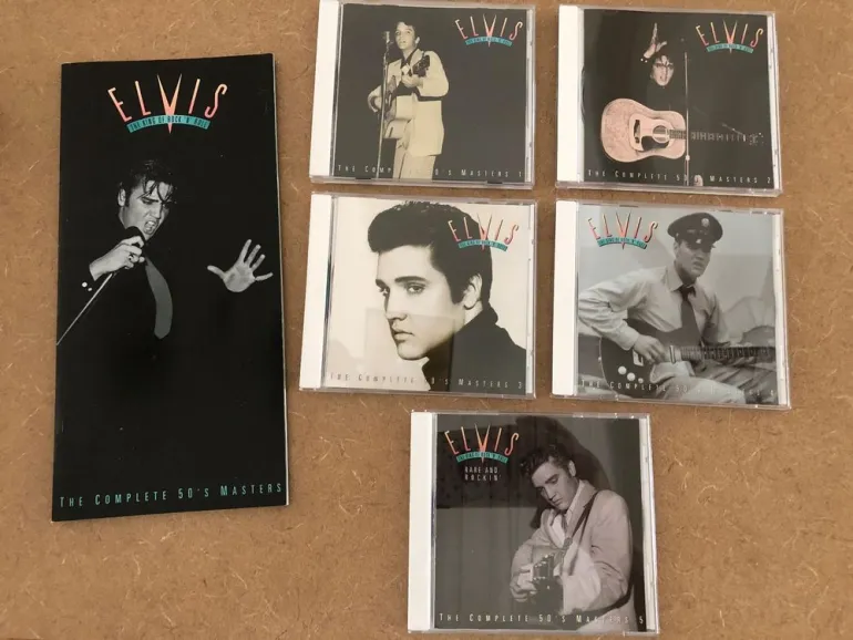 Διεκδικείστε 5πλό cd με τον Βασιλιά του ροκ Elvis, στηρίξτε το ροκ