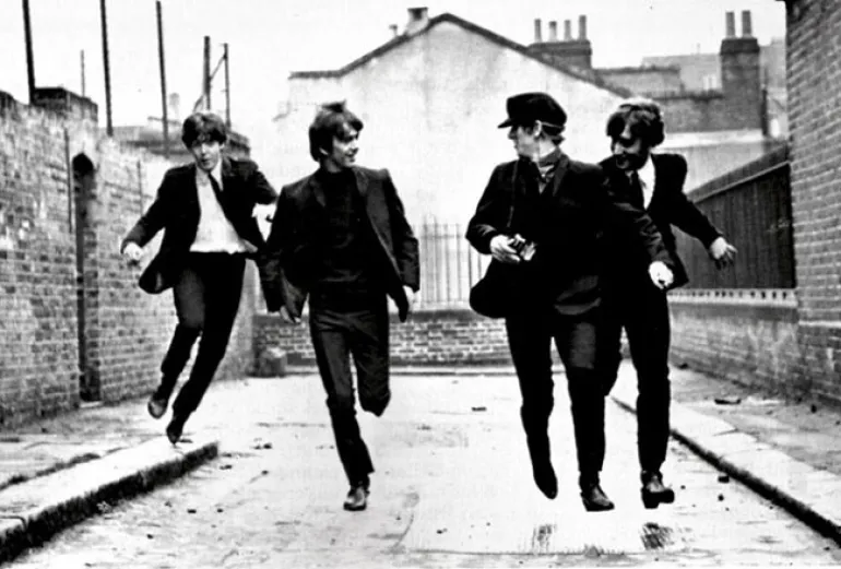6 Ιουλίου του 1964 - Κυκλοφορεί το Μιούζικαλ 'A Hard Day's Night' με πρωταγωνιστές τους Beatles